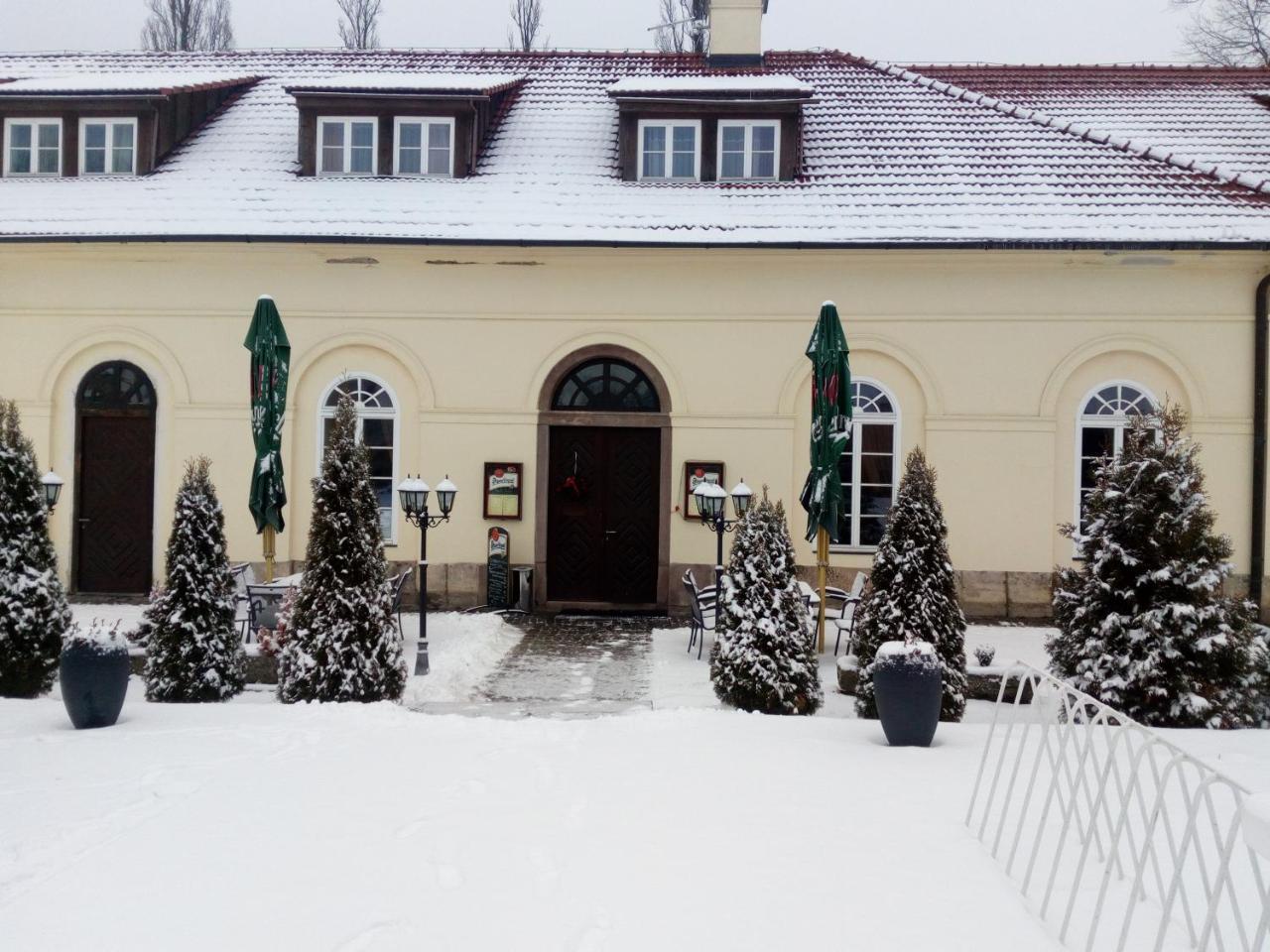 Zamecky Hotel Metternich Velka Hledsebe Bagian luar foto
