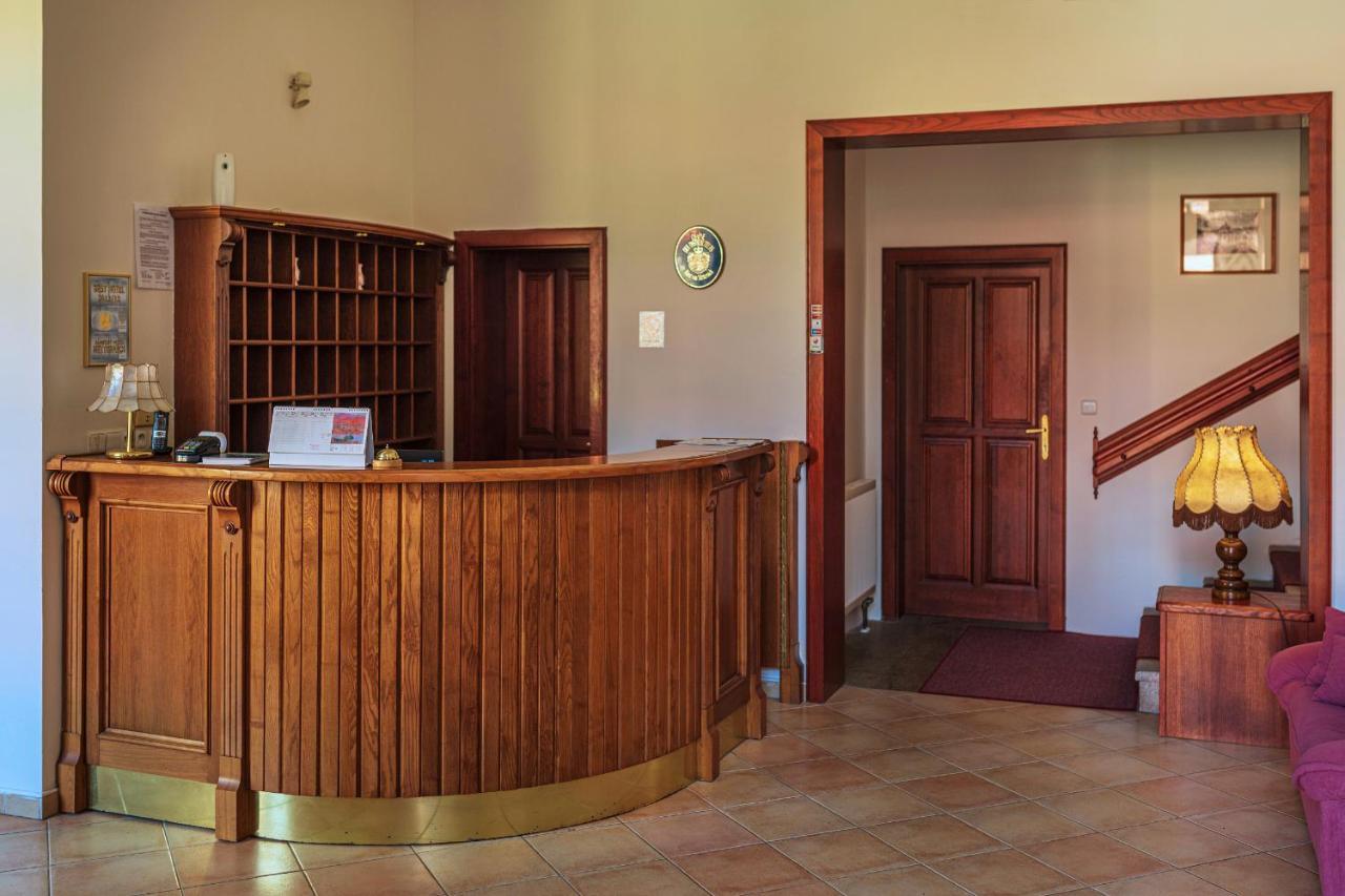 Zamecky Hotel Metternich Velka Hledsebe Bagian luar foto